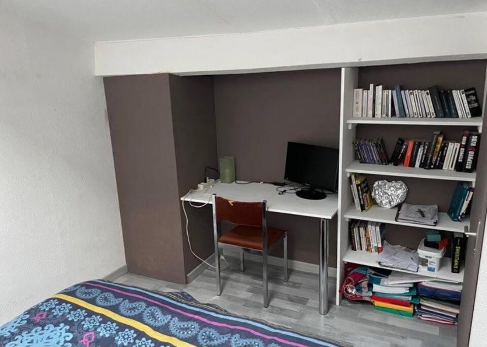 Joli Duplex En Centre Ville De 40M2 Climatise Istres Exterior foto